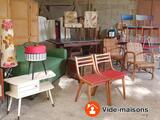 Braderie- vide maison vintage dans le parc