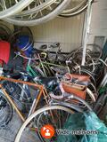 Photo Vide garage sur le théme du velo : vélos, pièces détachées à Fenain