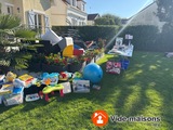 Photo Vide grenier enfants vêtements jouets à Achères