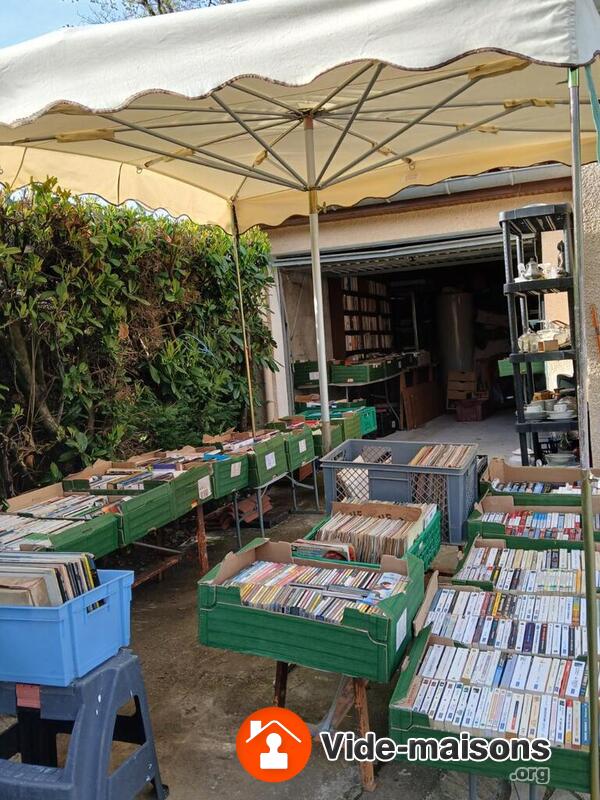 Vide maison livres, disques vinyls, CD